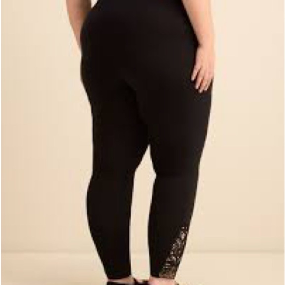 NWT Addition Elle Black Women's cut out Leggings size 1X